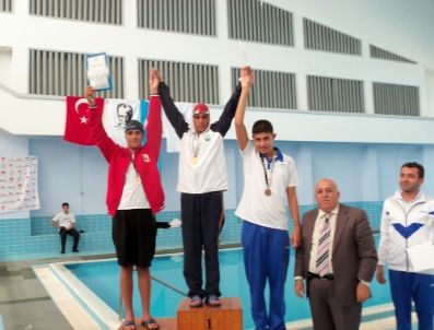 Osmangazi Yüzmede Şampiyon Oldu