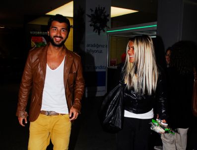 SEREN SERENGİL - Seren ile Barış konuşmuyor