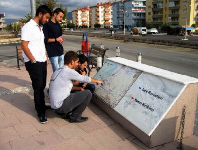 FIKRET AKOVA - Burhaniye’de Yüksek Okul Öğrencilerine Tanıtım Gezisi