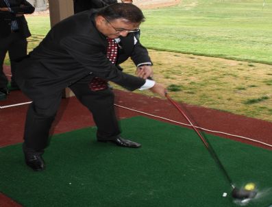 ENSAR ÖĞÜT - Chp`li Milletvekilleri Golf Öğrendi