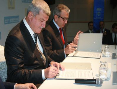 Kocaeli Büyükşehir Belediyesi İle Renault Arasında Elektrikli Araç Protokülü İmzalandı