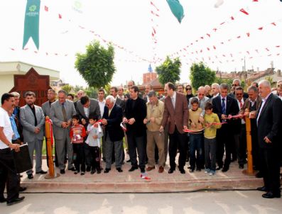 SEFAKÖY - Meram`da 13 Park Hizmete Açıldı