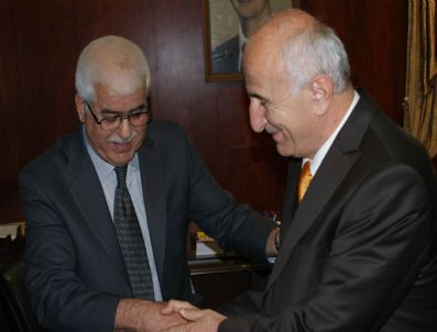 YUSUF ODABAŞ - Vali Odabaş`dan Şehit`e Ziyaret