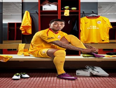 Galatasaray`ın Sarı Forması Satışa Sunuluyor