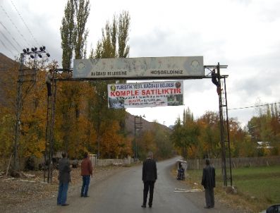 ALI DURSUN - Hes`e Karşı Çıkan Bağbaşılılar, Beldelerini Satılığa Çıkardı