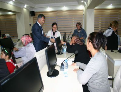 FERHAT AKKUŞ - İğdır`da Kadınlara Mikro Kredi Desteği