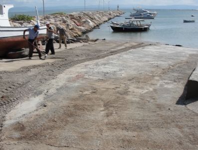 KARABIGA - Karabiga’da Balıkçılar İçin Çekek Yeri Yapıldı
