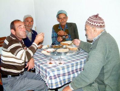 KENAN YILMAZ - Köyde Dayanışma Örneği