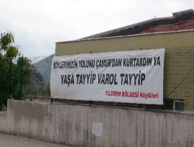 TENZILE ERDOĞAN - MHP'li Belediyeden Başbakan'a `başsağlığı pankartlı` karşılama