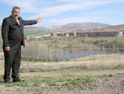 Mülteci Kampının Yapılmasını İstemeyen Belediye Başkanı Açlık Grevine Başlayacak