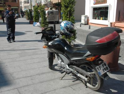 Saat Kulesi Meydanına Park Eden Motosiklet ve Bisiklet Sürücülerine Ceza