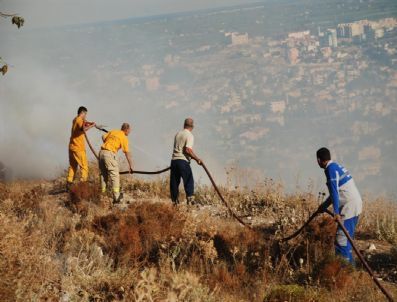 Silifke`deki Ot Yangını Korkuttu