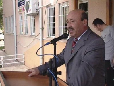 Tayini Çıkan Öğretmenlerini Gözyaşlarıyla Uğurladılar