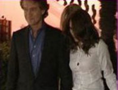 'Zeynep sevgilisiyle el ele'