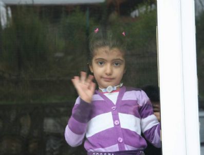 Minik Gülsüm Nadir Görülen Hastalık Yüzünden Uyuyamıyor