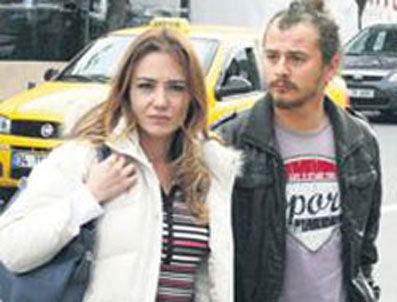 DENİZ UĞUR - 'Sakın yanlış yazmayın sadece arkadaşız'