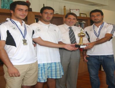 OPTIMIST - Yelkende Konak Rüzgarı