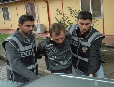 155 Hattını Arayıp Polislerle Alay Eden Suç Makinesi Yakalandı