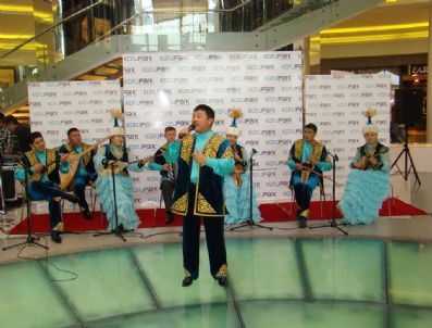 Doğu Kazakistanlı Sanatçılar Mest Etti