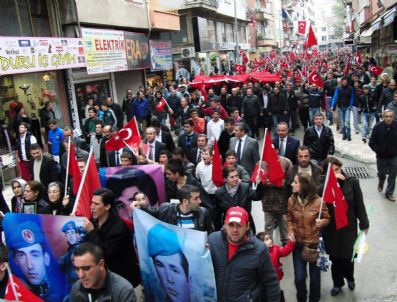 NECATİ ÖZENSOY - Gemlik`te Şehitler İçin Anma Yürüyüşü Düzenlendi