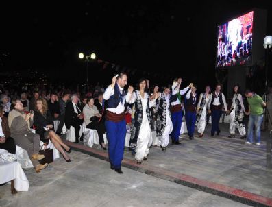 ÇALıKUŞU - Kuşadası 2. Kardeş Kentler Festivali`nde Muhteşem Final Gecesi