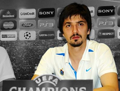 GIRAY KAÇAR - Trabzonsporlu file bekçi açıklama yaptı