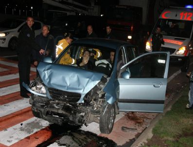 Trafik Kazası: 3 Yaralı