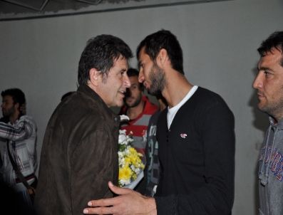HALUK ULUSOY - Denizlispor, Güvenç Kurtar’ı Törenle Uğurladı