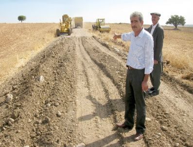 Gaziantep`i Besni`ye Bağlayan Yola 50 Yıl Sonra İlk Kazma Vuruldu