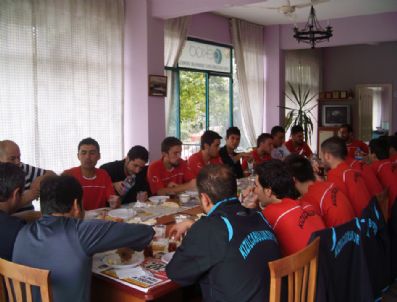 OSMAN DURAN - Kızılcabölükspor`a İşadamı Desteği