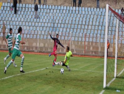 BEYPAZARı ŞEKERSPOR - Spor Toto 2. Lig Kırmızı Grup Beypazarı Şekerspor: 2 Fethiyespor: 2