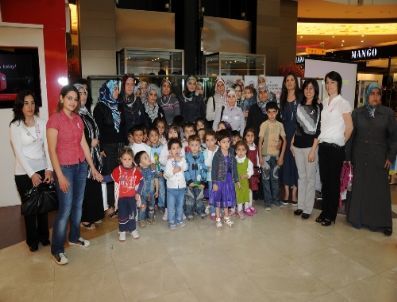 Anneler, Meme Kanserine Karşı Bilinçlendiriliyor