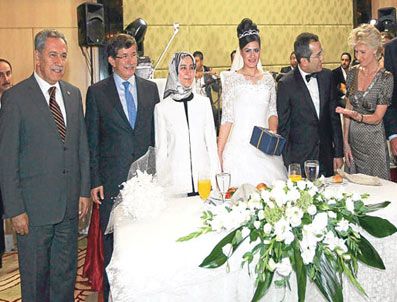 CARL BILDT - Arınç: Bekar olduğunu bilseydim genel müdür yapmazdım