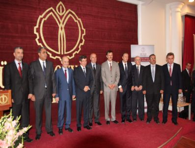 NEZIH DOĞAN - Bakan Davutoğlu ve Bayraktar, Müsiad Ödül Törenine Katıldı