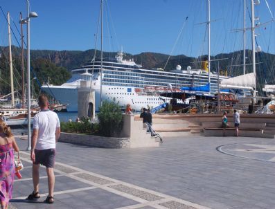 Beş Yıldızlı Otel Gibi Yolcu Gemisi