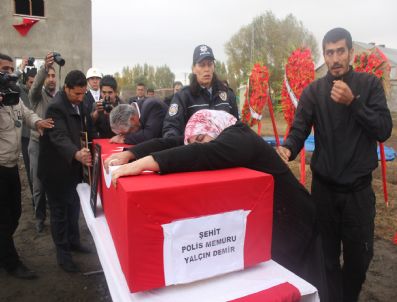 ABDULLAH EROĞLU - Ağrı Şehidini Gözyaşlarıyla Uğurladı