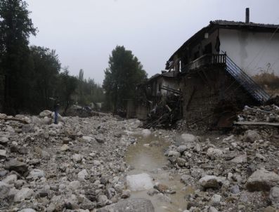 TURAN EREN - Antalya`daki Sel Felaketi