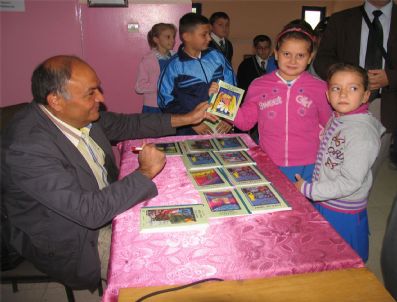 SAVAŞ ÜNLÜ - Budakdüzü Öğrencileri Kitapla Aydınladı