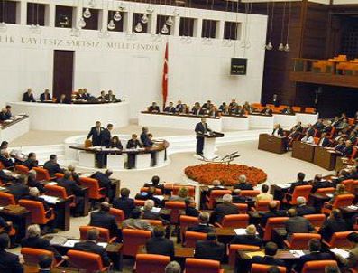 EMİNE ÜLKER TARHAN - CHP'li kadınlardan 'çantada etek' formülü