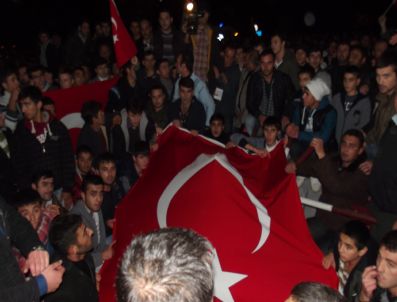 Gemlik`te Teröre Lanet Yağdı