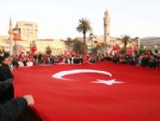 İzmir`de Binlerce Vatandaş, Şehitler İçin Sokağa İndi