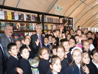 Nilüfer Kitap Günleri Çadırı Kuruldu