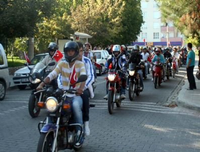 ALI OSMAN BAYRAK - 300 Motosikletli, `şehitlere Saygı Gösterisi` Yaptı