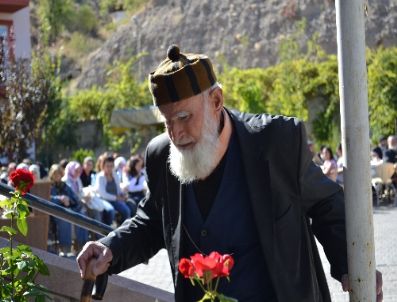 VAHDETTIN ÖZCAN - Çankırı`da Bugünün Gençleri `dünün Gençleri` İle Buluştu