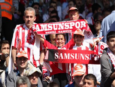 ŞIRINLER - Samsunspor Tribünlerinden Yönetime Tepki