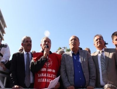 Adana`da Binlerce Kişi Sokakta Terörü Lanetledi