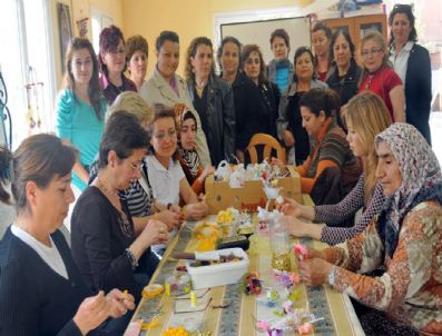 TURGUT OĞUZ - Aliağa Belediyesi Ev Hanımlarına Meslek Öğretiyor