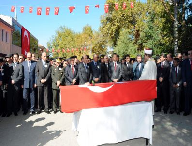 İSMAIL OK - Gözyaşları içinde toprağa verildi.