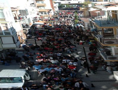 Çanakkale`de Yaklaşık 5 Bin Kişi Şehitler İçin Yürüdü