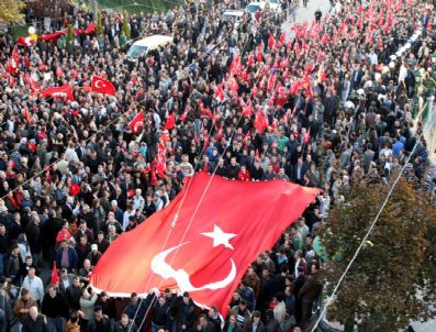 Eskişehir`de 5 Bin Kişi Teröre Tepki Gösterdi